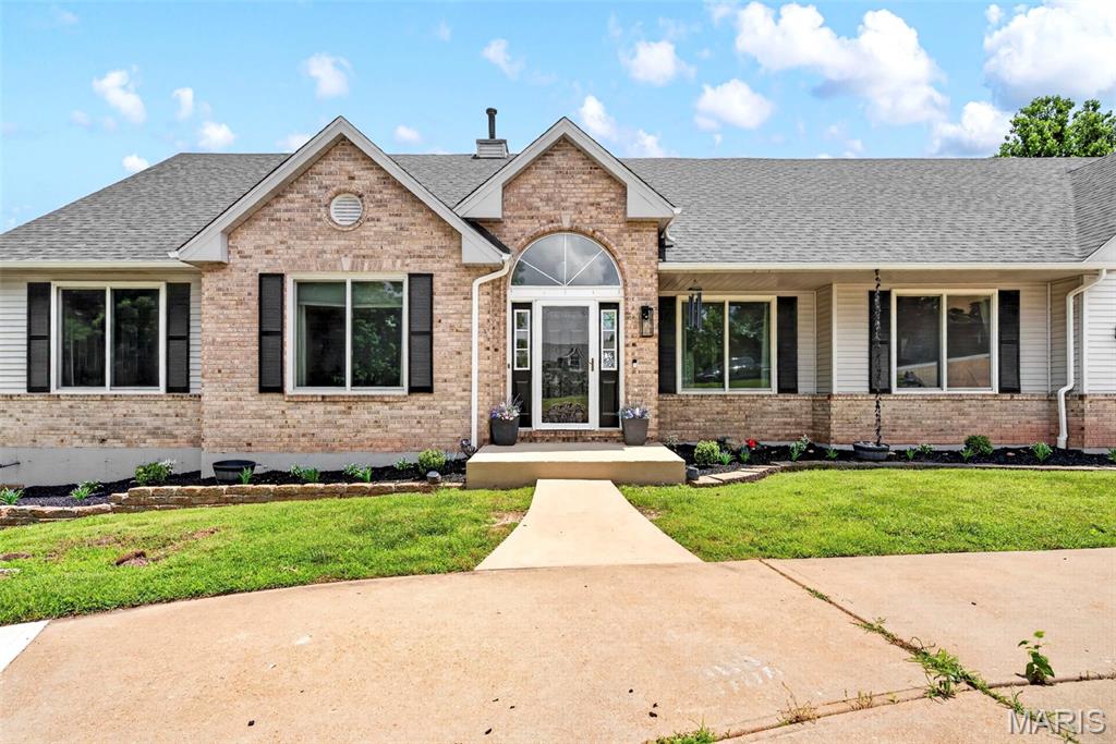 5032 Oak Bluff Drive
