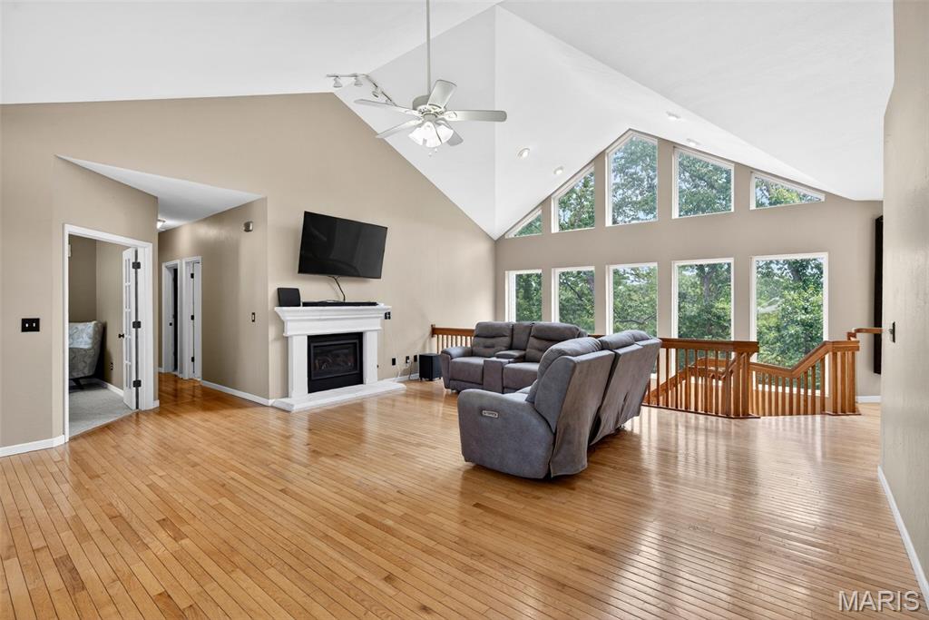 5032 Oak Bluff Drive