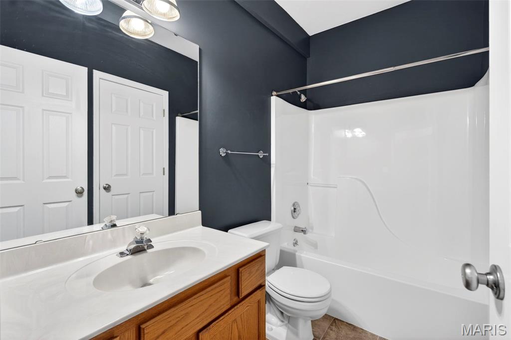 5032 Oak Bluff Drive