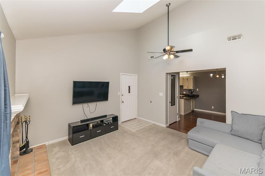 907 King Drive Unit: 2C