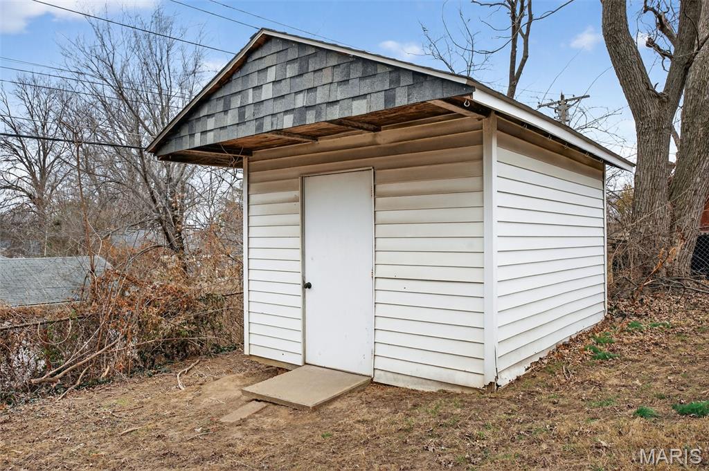 9225 Corregidor Avenue