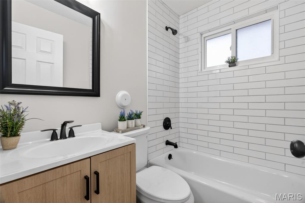 9225 Corregidor Avenue