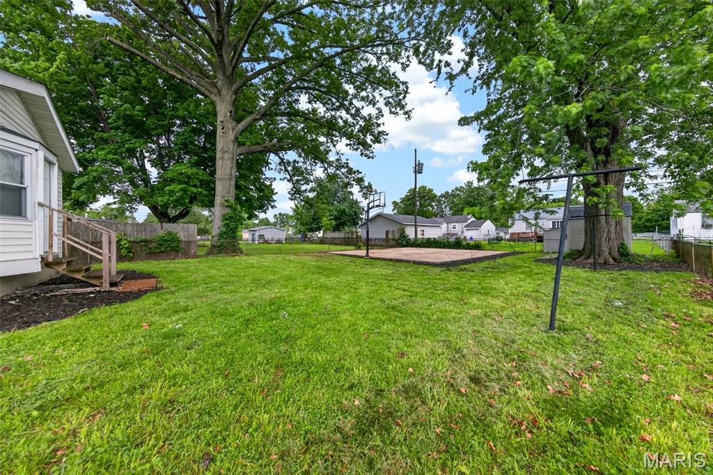 860 Loekes Drive