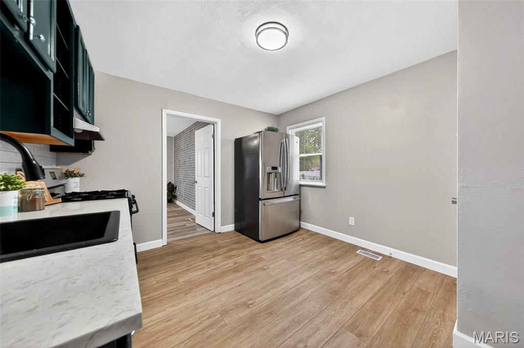 860 Loekes Drive