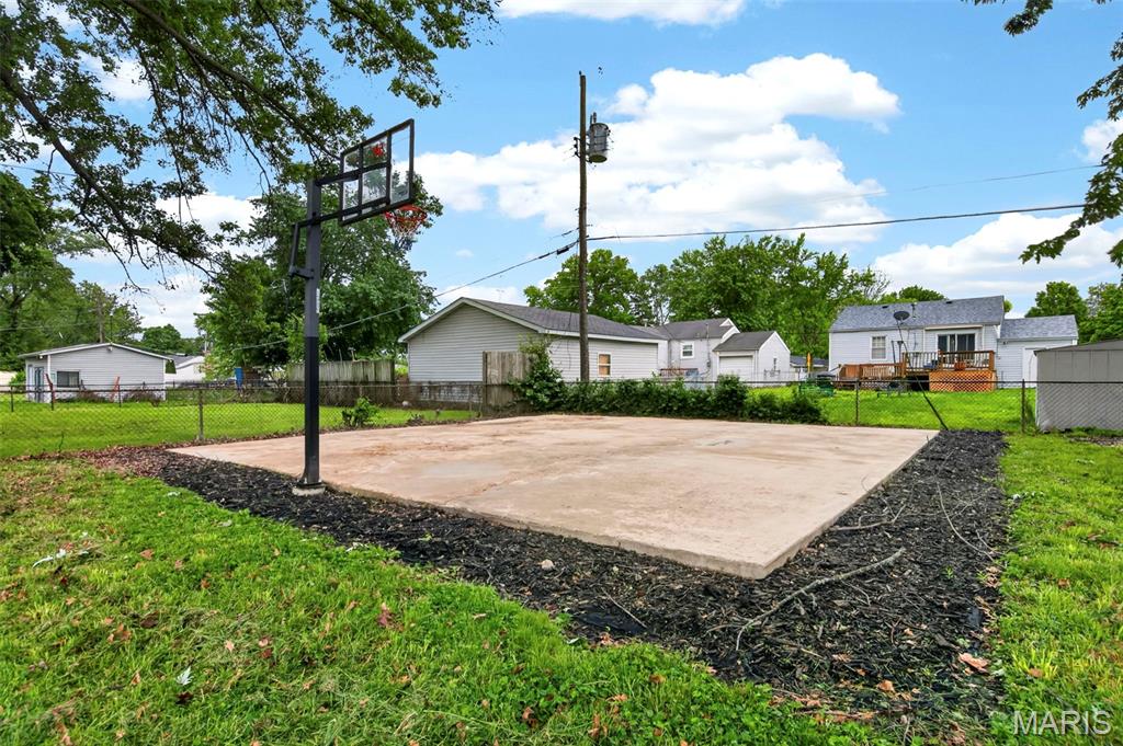860 Loekes Drive