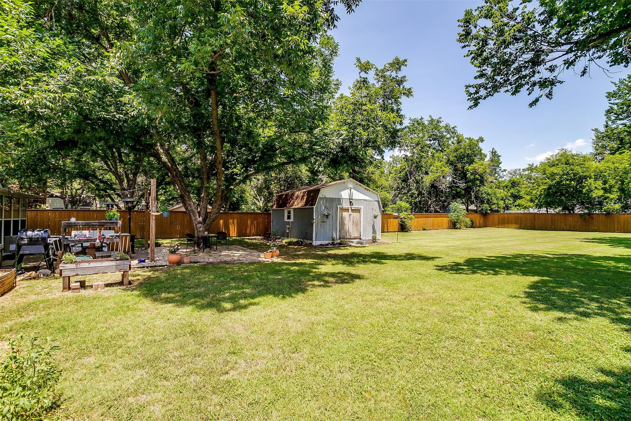 608 Frontier Street