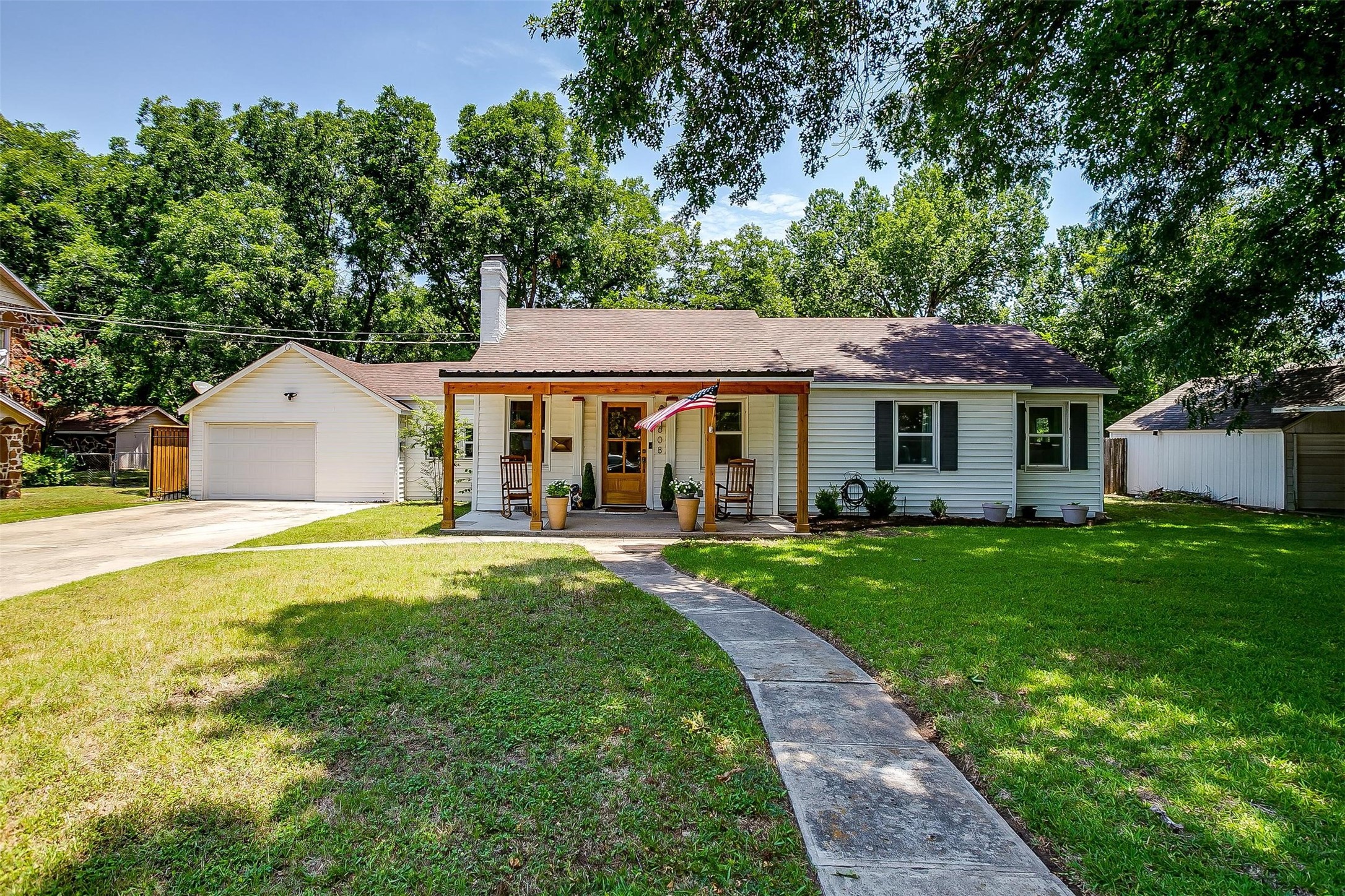 608 Frontier Street
