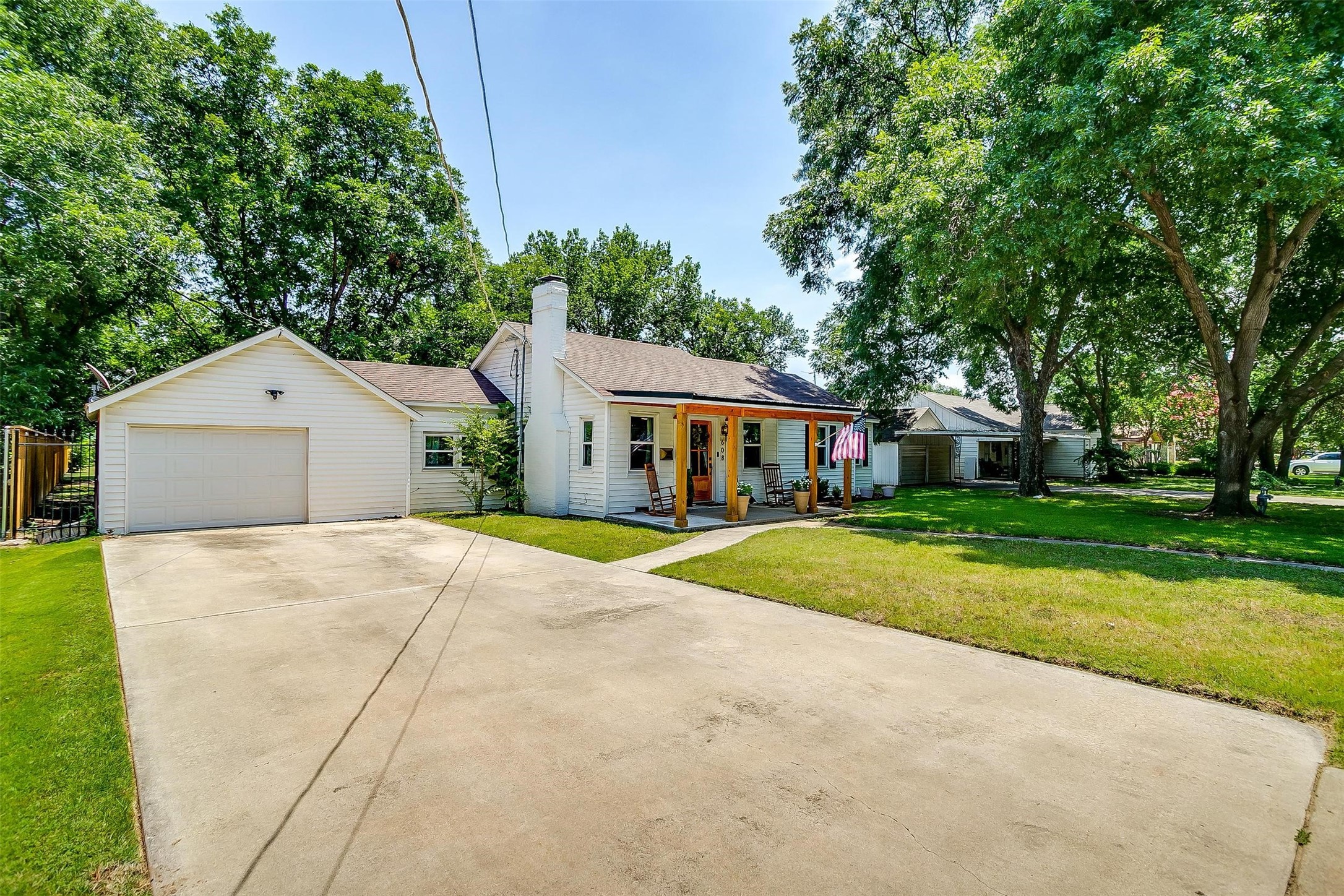 608 Frontier Street