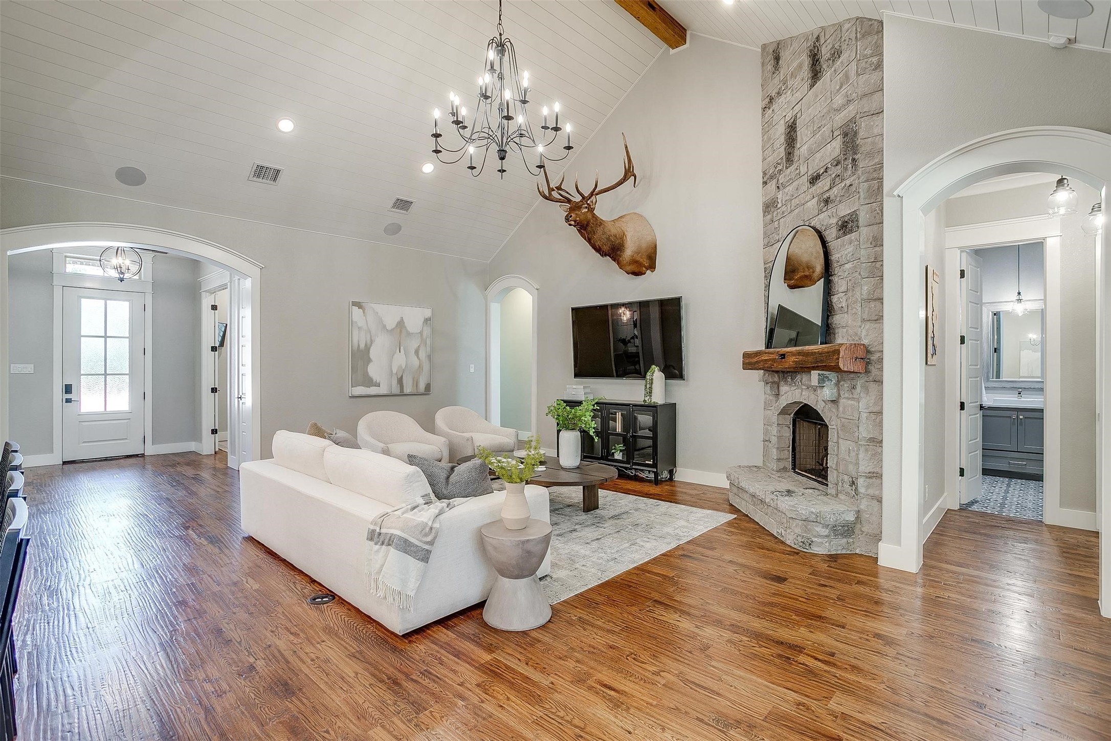 1552 Laguna N