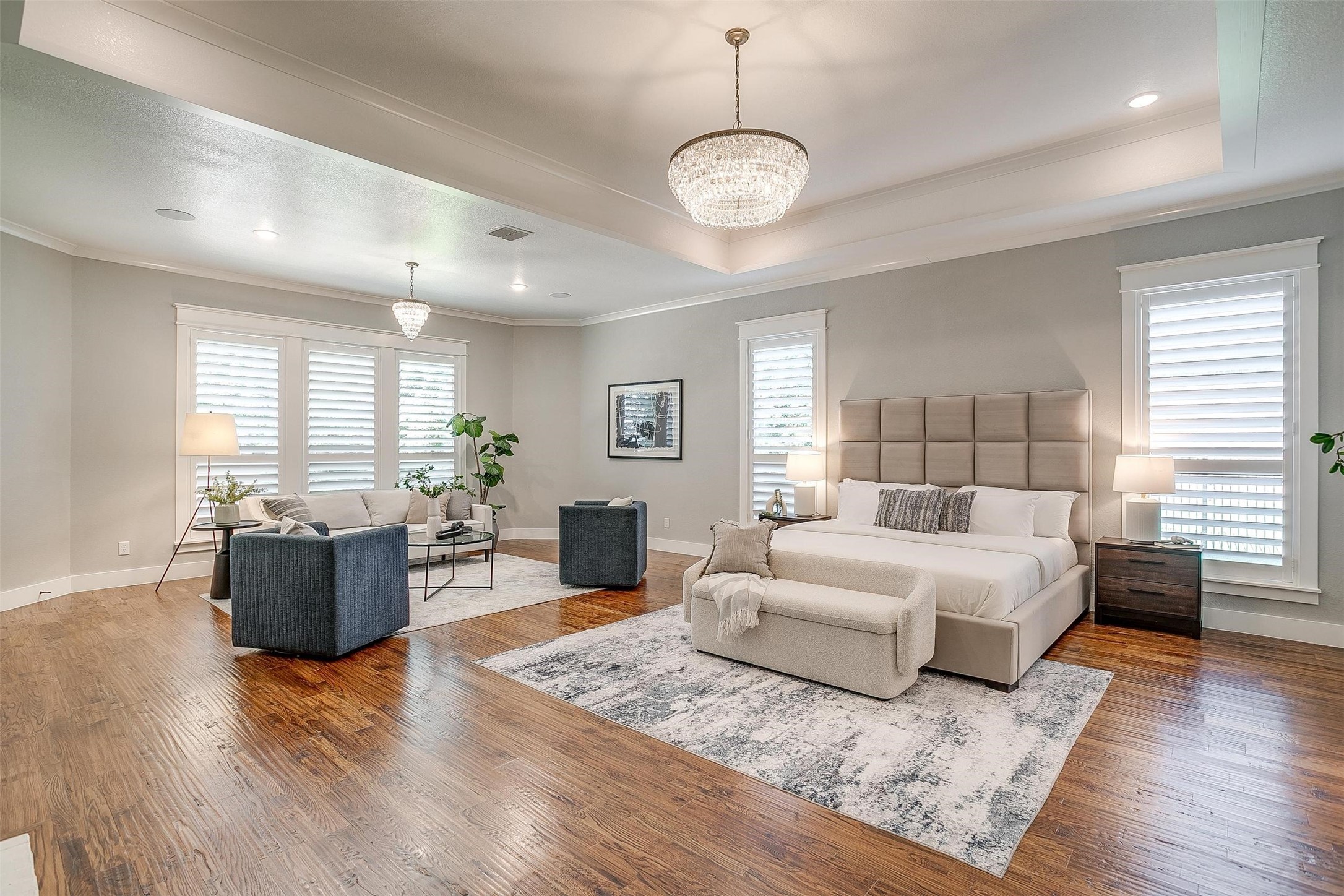 1552 Laguna N