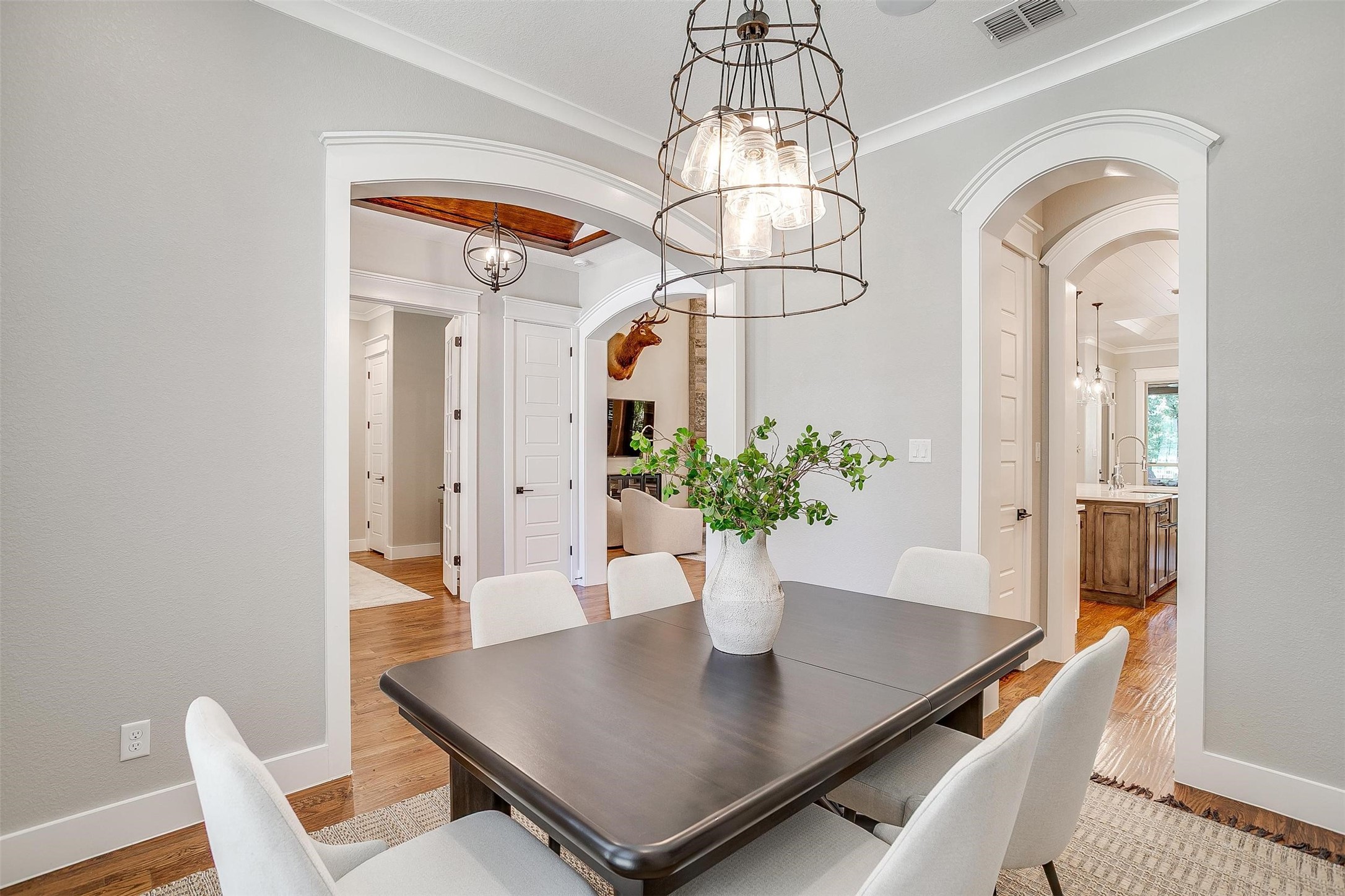 1552 Laguna N