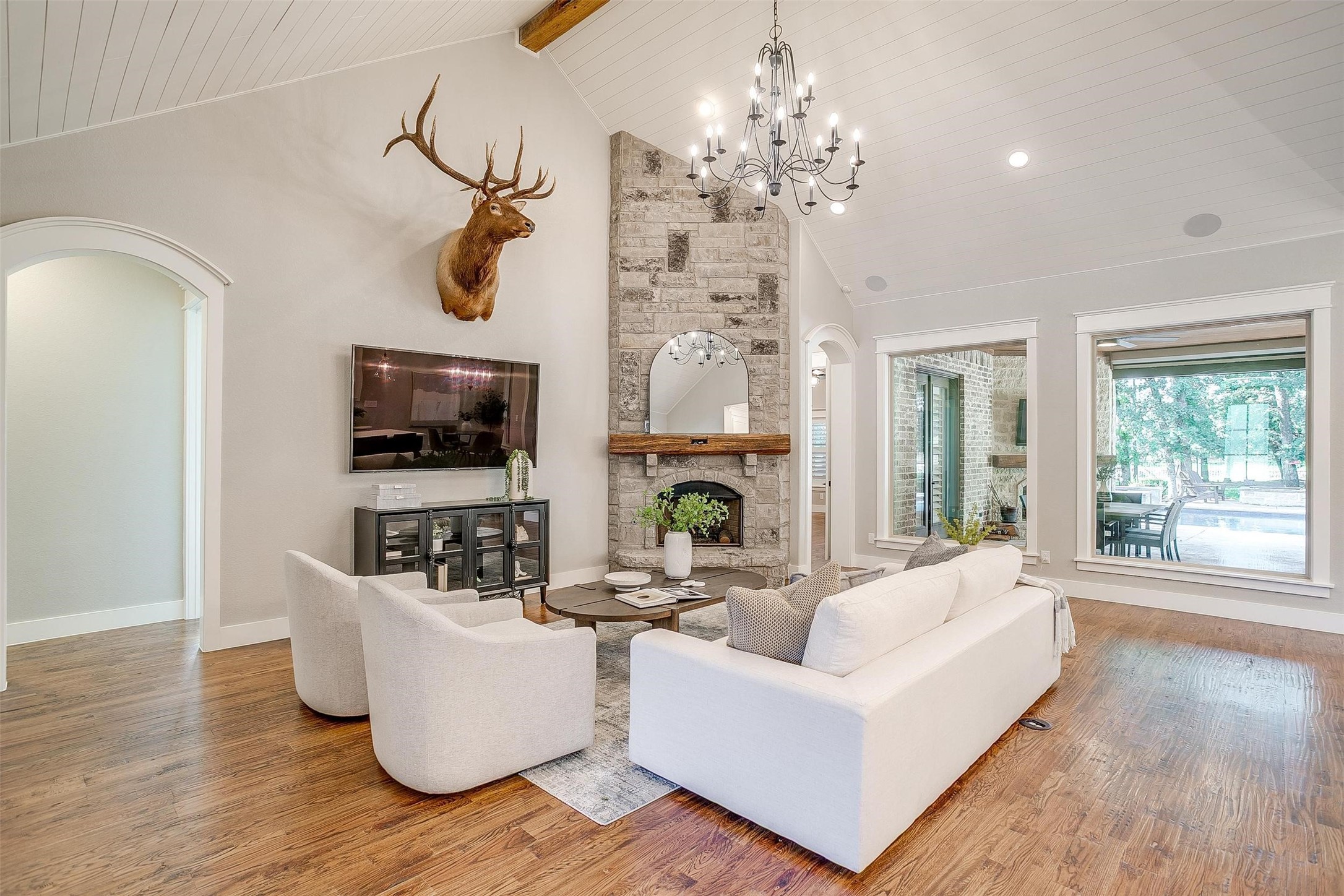 1552 Laguna N