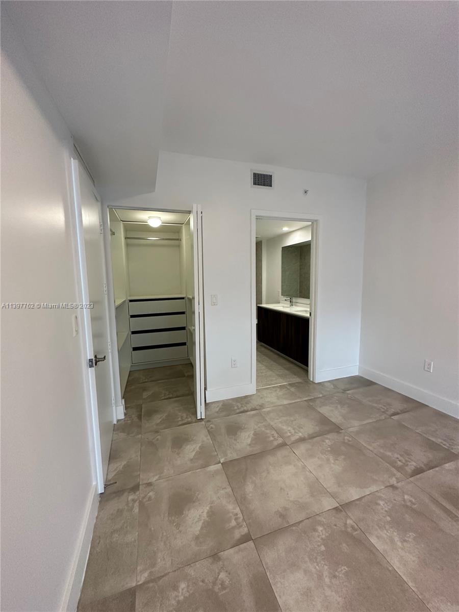 488 NE 18th St # 3500