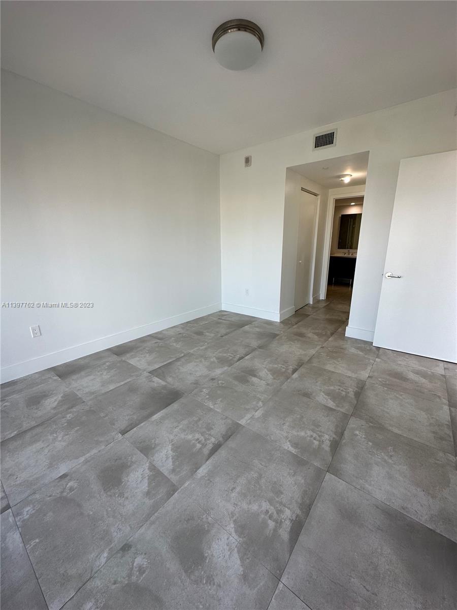 488 NE 18th St # 3500