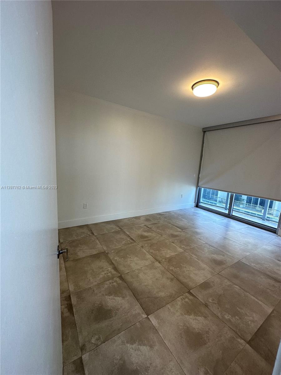 488 NE 18th St # 3500