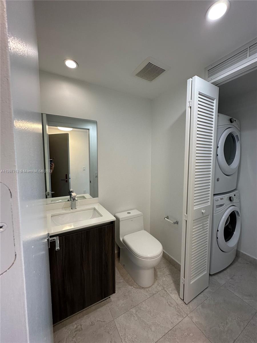 488 NE 18th St # 3500