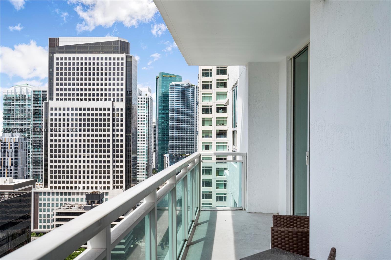 951 Brickell Ave # 2705