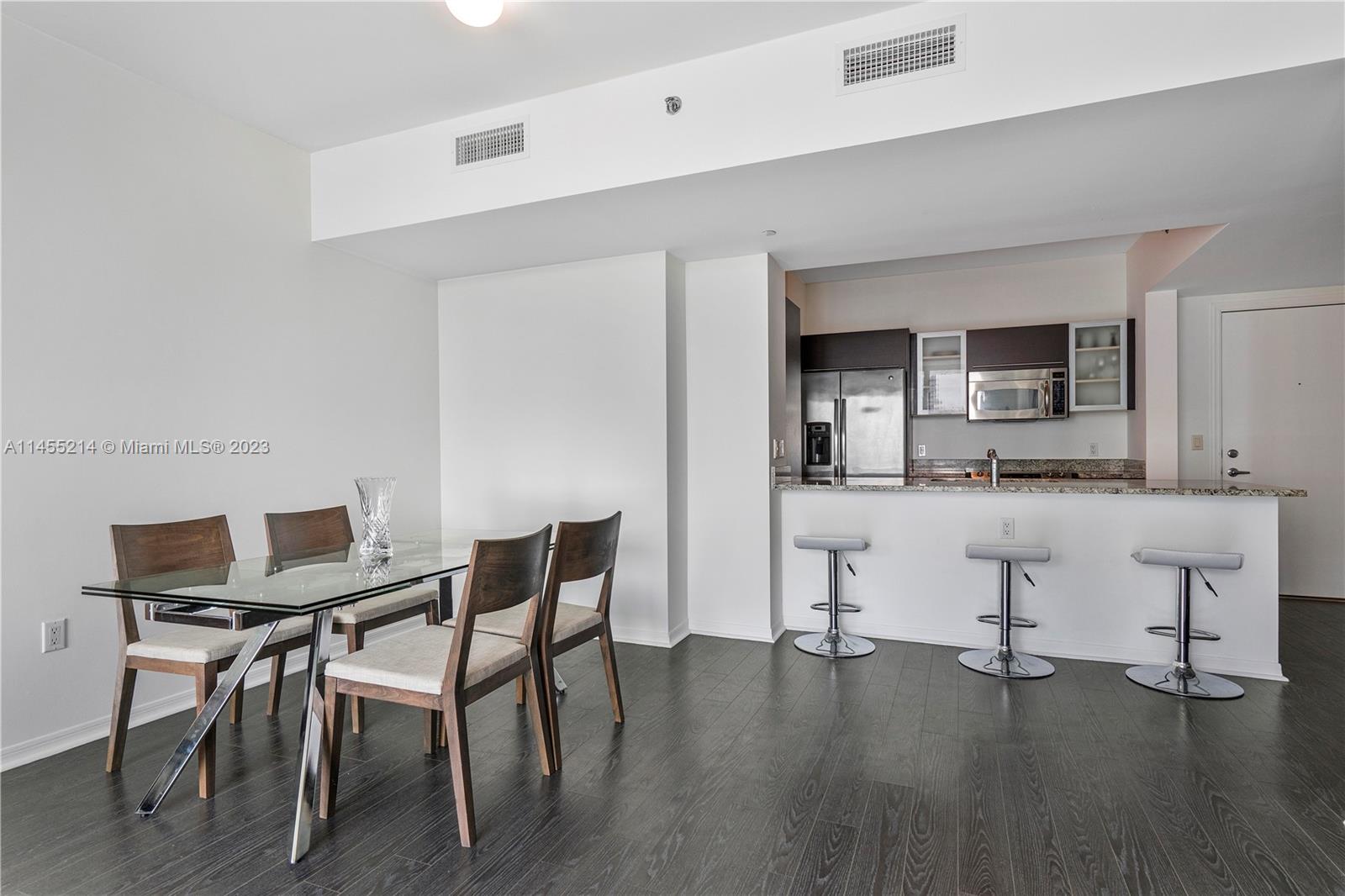 951 Brickell Ave # 2705
