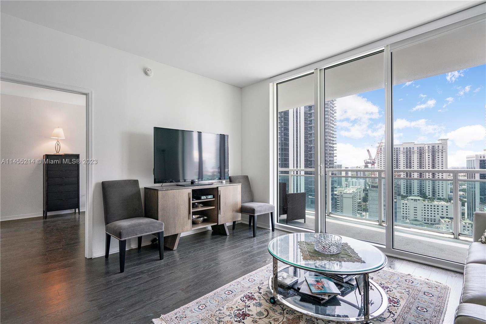 951 Brickell Ave # 2705