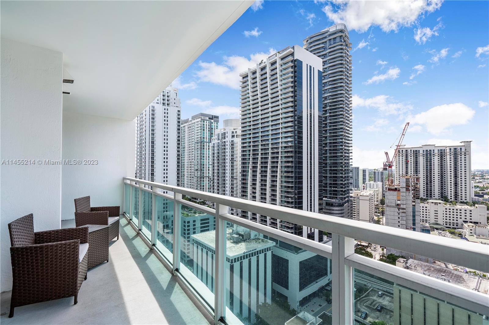 951 Brickell Ave # 2705
