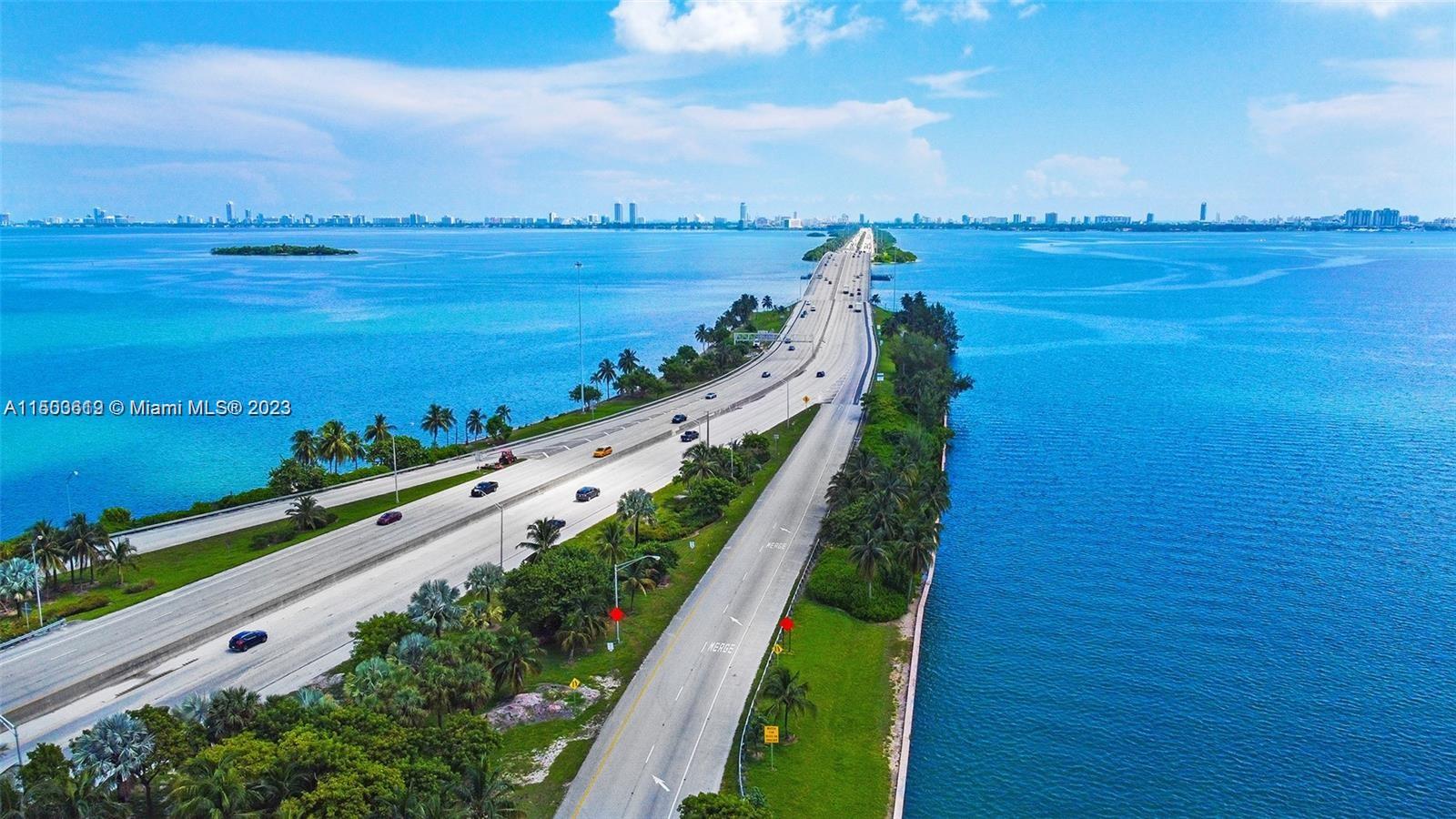 601 NE 36th St # 1402