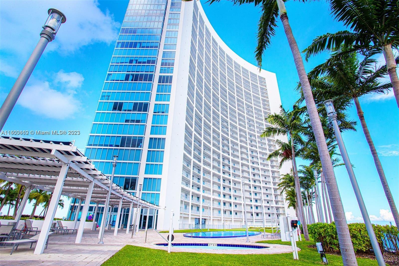 601 NE 36th St # 1402