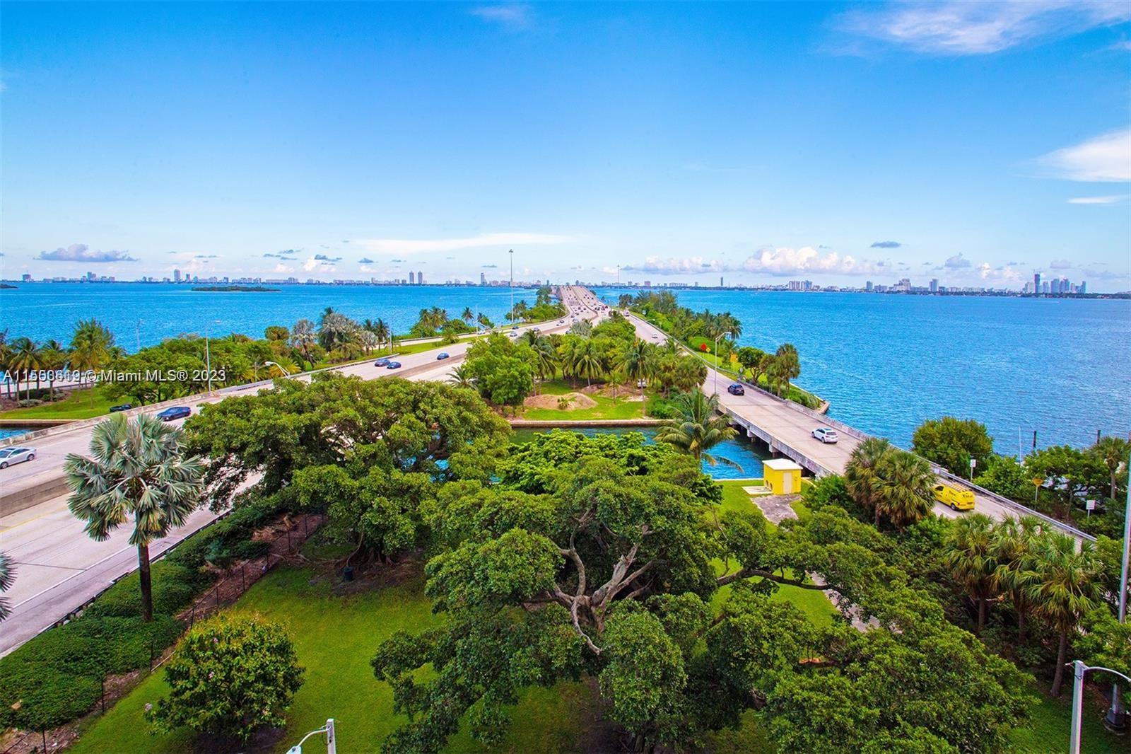 601 NE 36th St # 1402