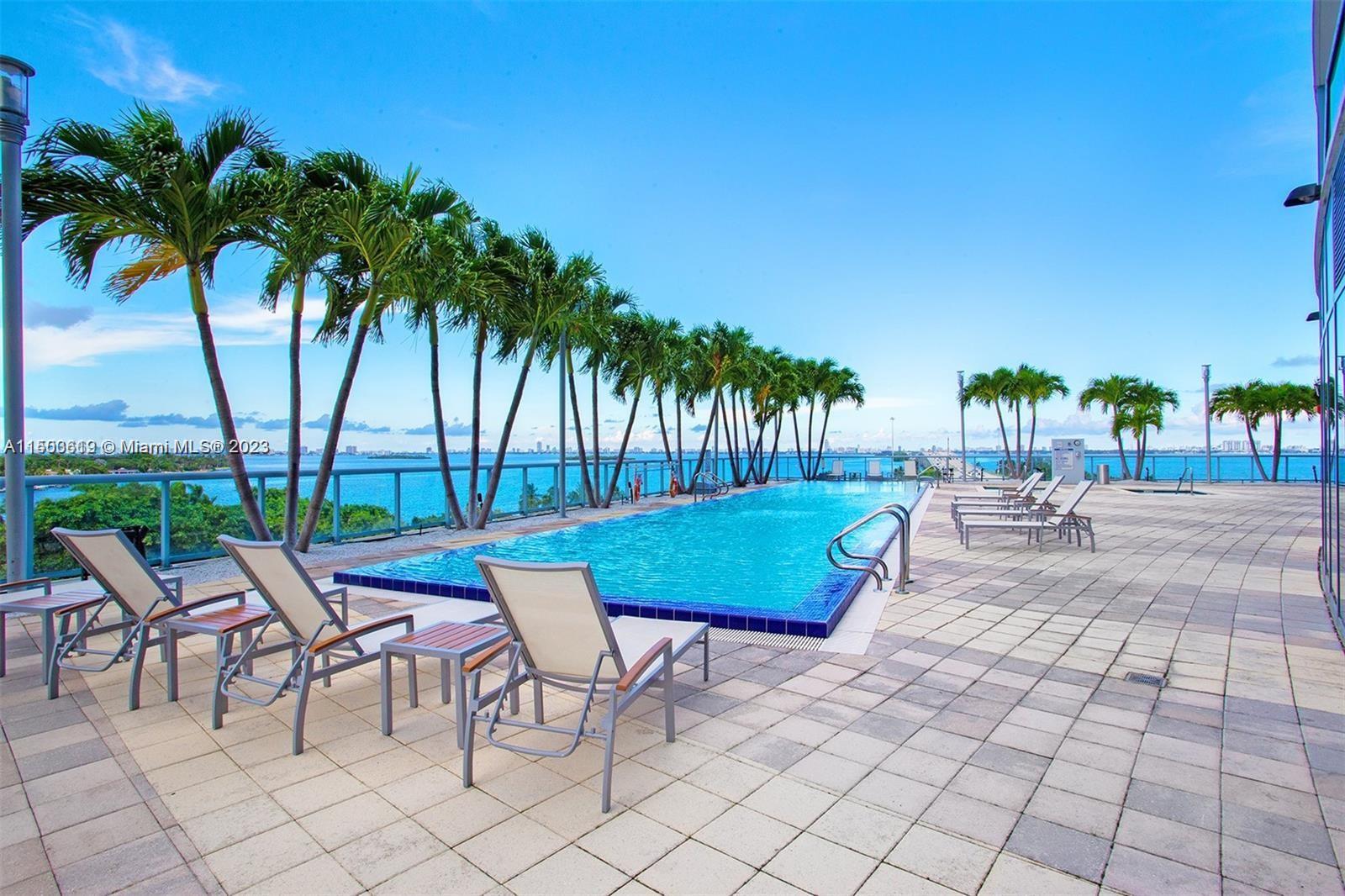 601 NE 36th St # 1402