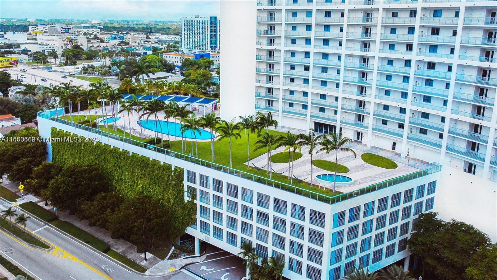 601 NE 36th St # 1402