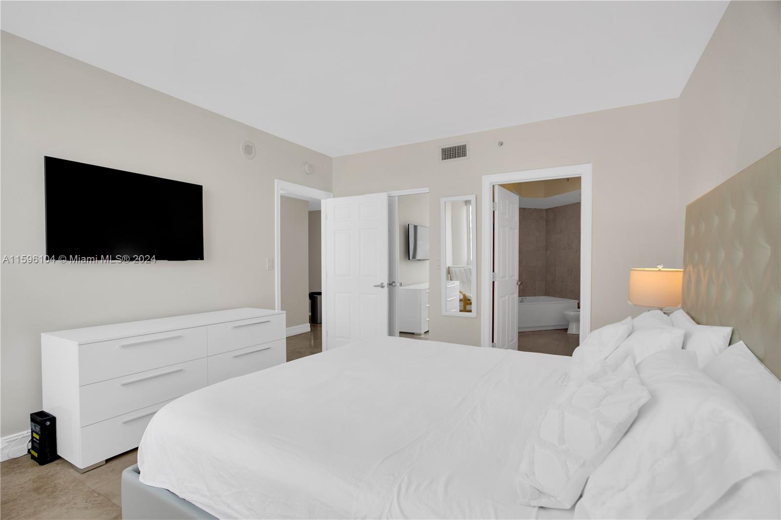 6365 Collins Ave # 1507