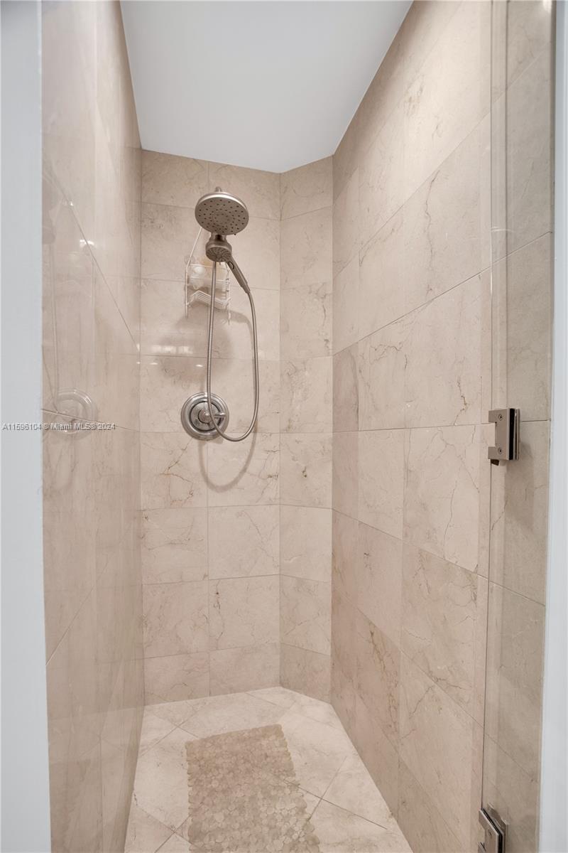 6365 Collins Ave # 1507
