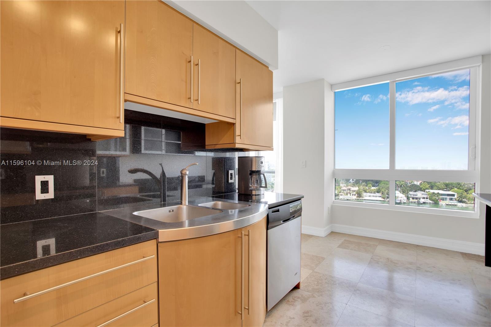 6365 Collins Ave # 1507