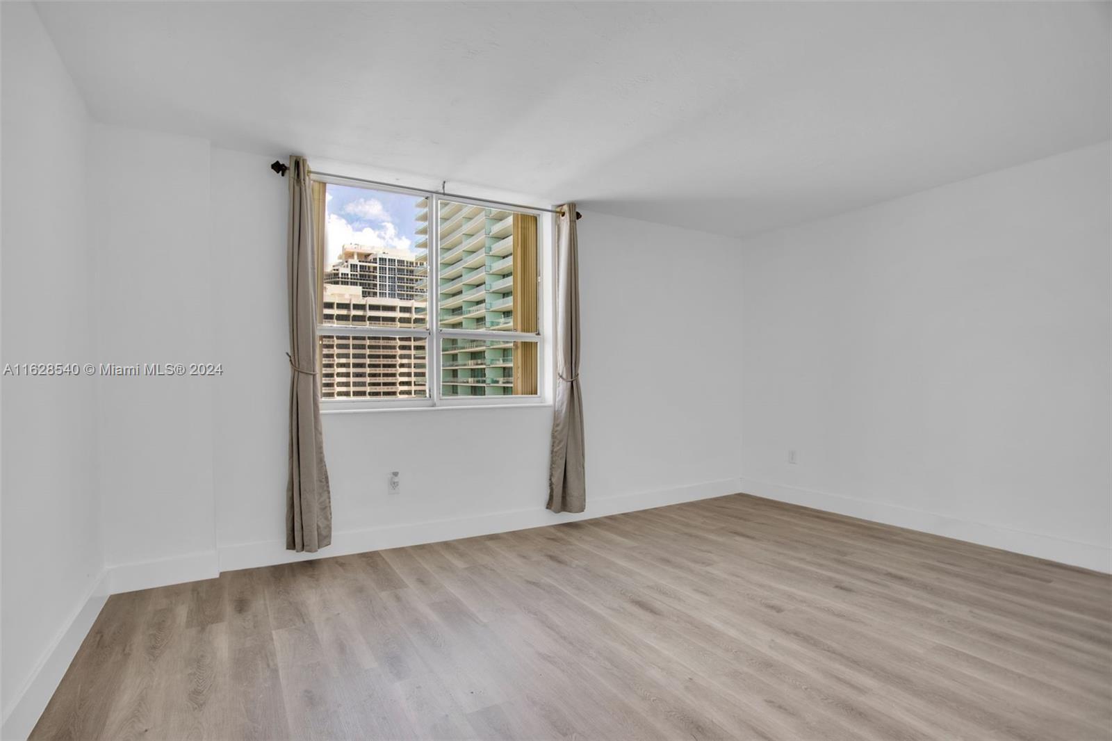 10185 Collins Ave # 1203