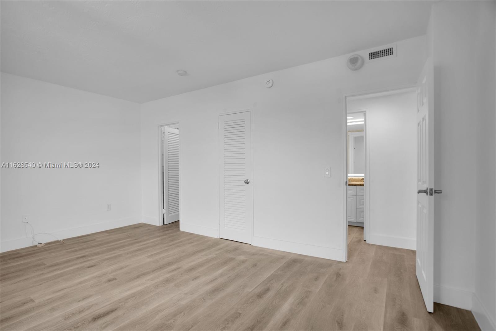10185 Collins Ave # 1203