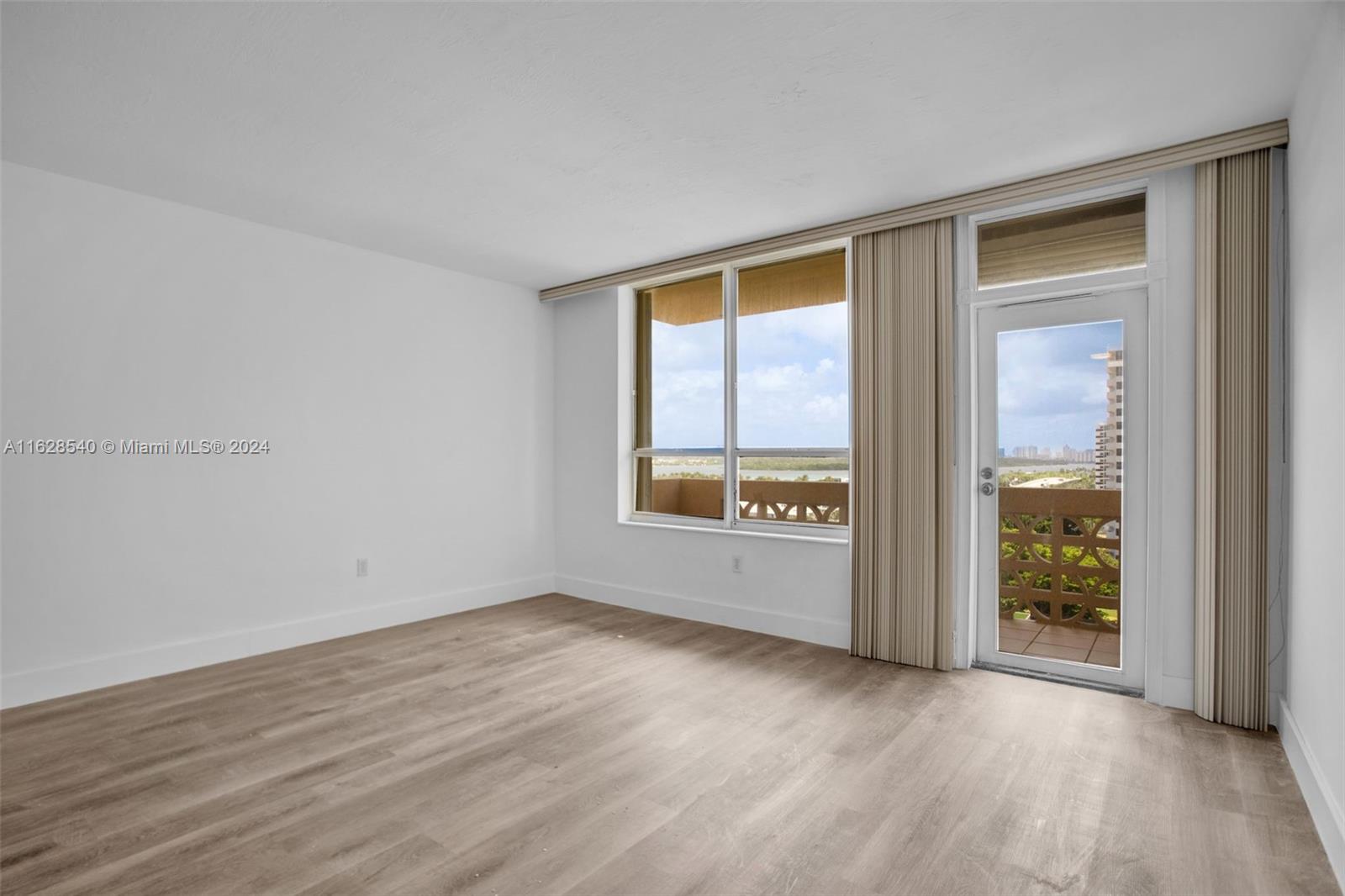 10185 Collins Ave # 1203