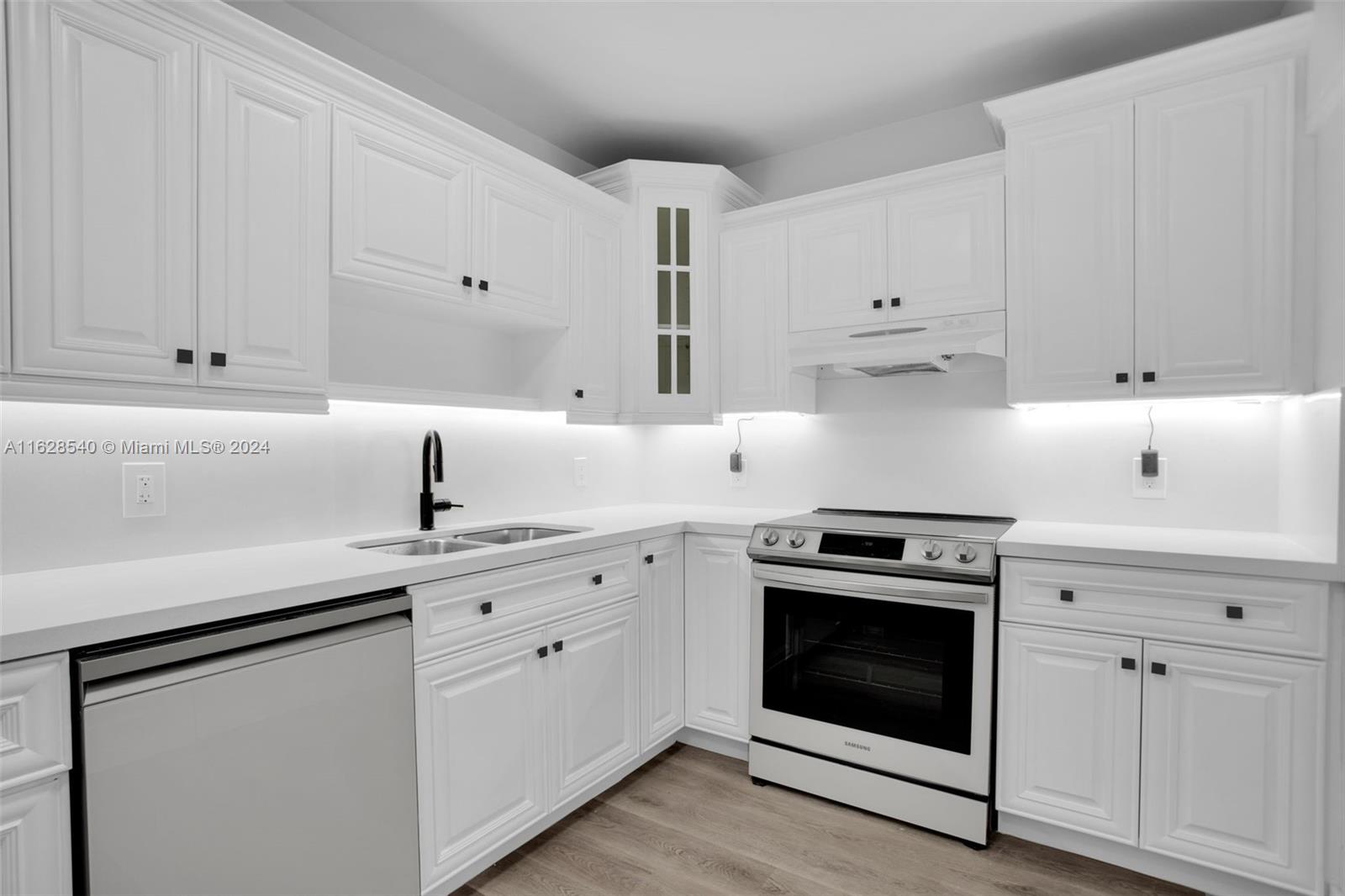 10185 Collins Ave # 1203