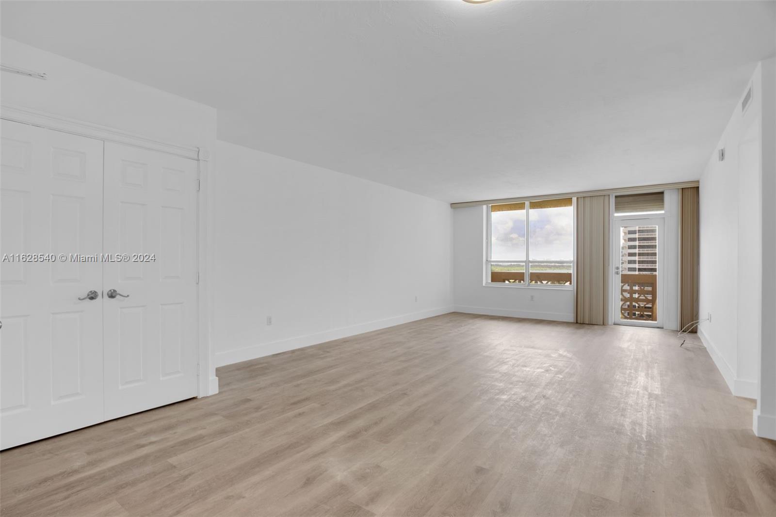 10185 Collins Ave # 1203