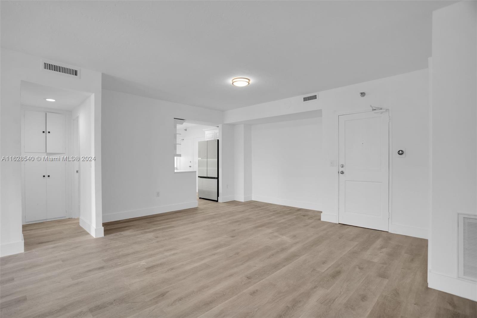 10185 Collins Ave # 1203