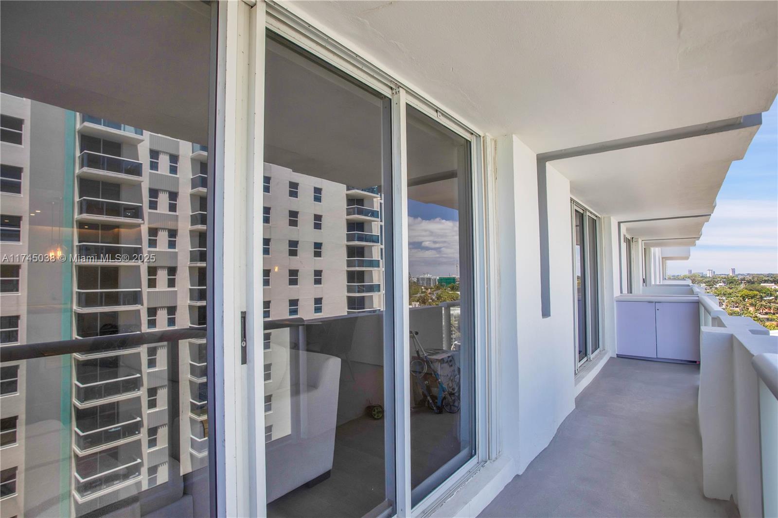 9195 Collins Ave # 903