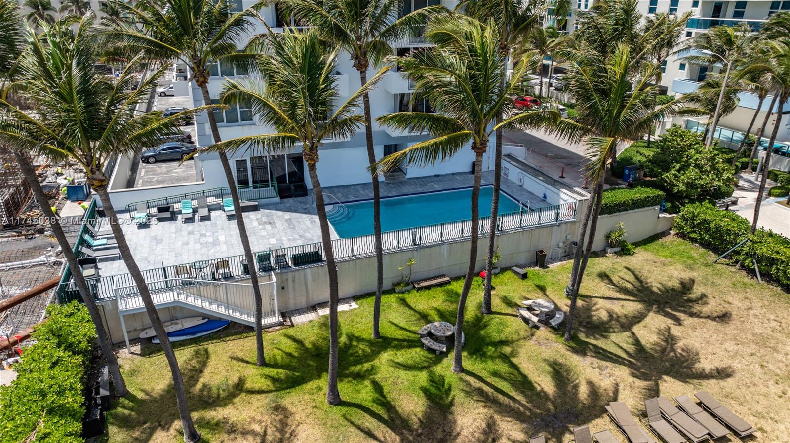 9195 Collins Ave # 903