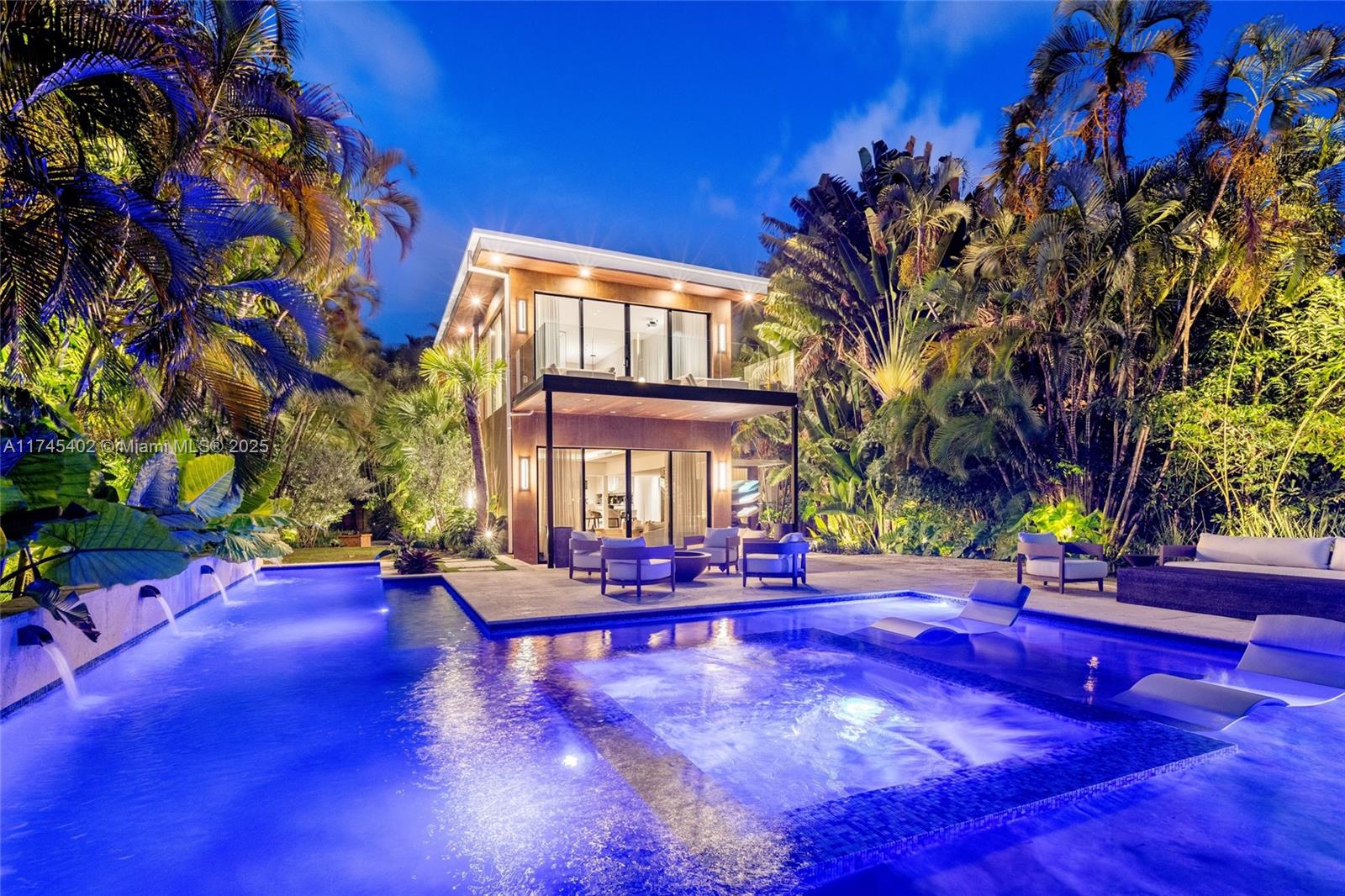 250 S Hibiscus Dr