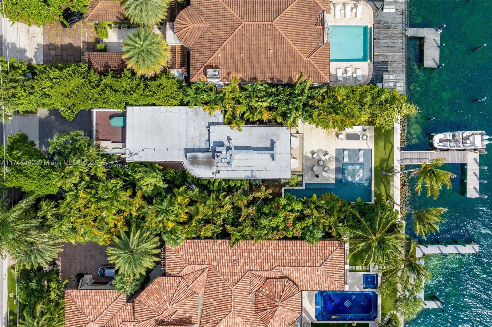 250 S Hibiscus Dr