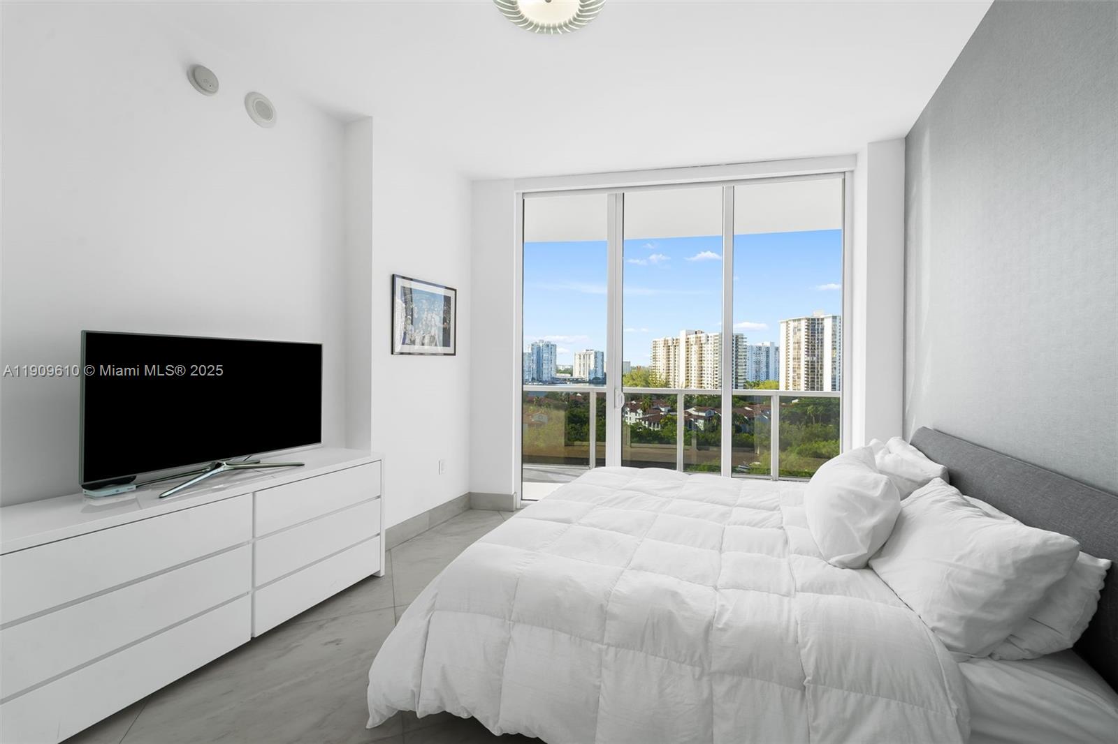 4100 Island Blvd # 903