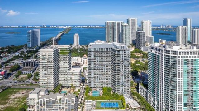 121 NE 34th St # L303