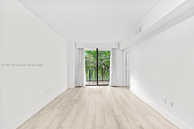 121 NE 34th St # L303