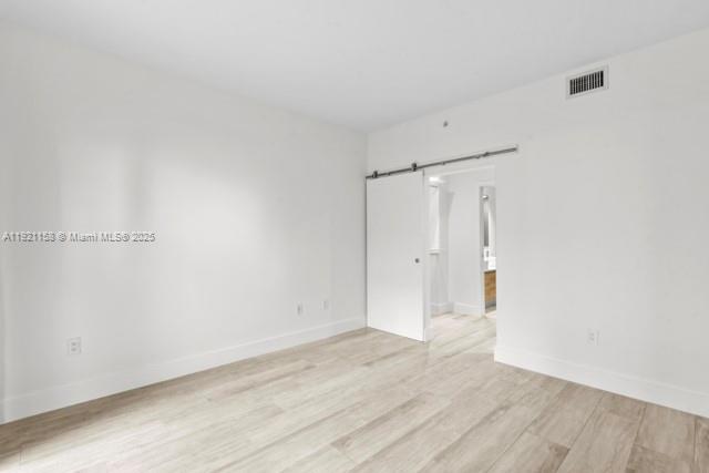 121 NE 34th St # L303