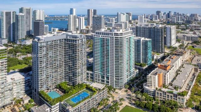 121 NE 34th St # L303