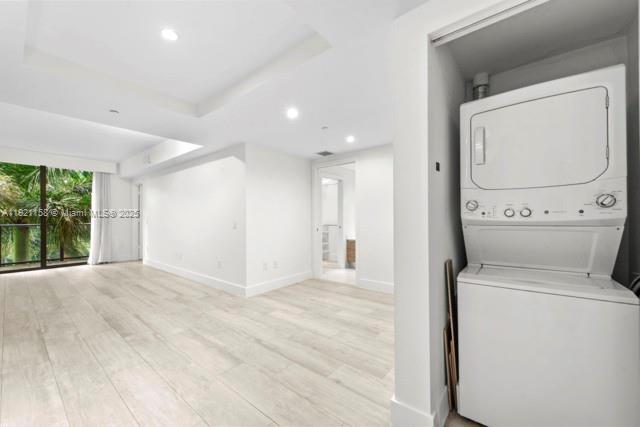 121 NE 34th St # L303