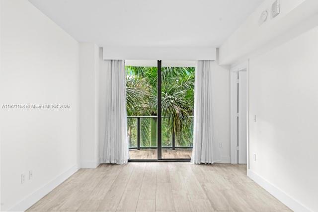 121 NE 34th St # L303