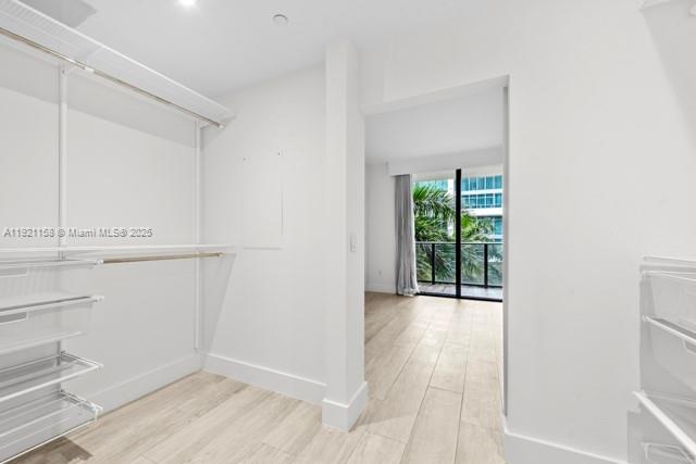 121 NE 34th St # L303